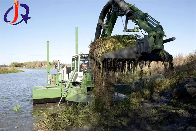 Amphibious Multipurpose Dredger